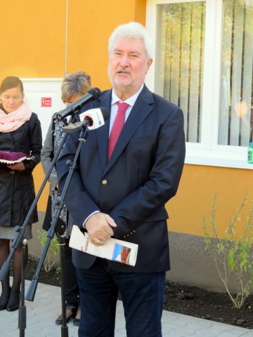 Átadták a felújított felnőtt háziorvosi rendelőt 18